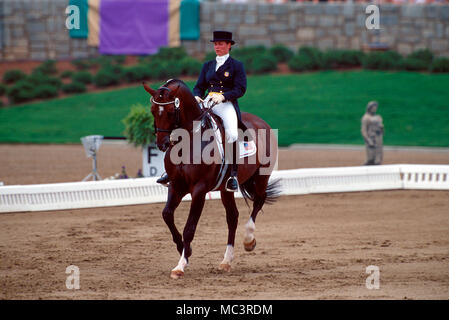 I Giochi olimpici di Atlanta del 1996, Michelle Gibson (USA) riding Peron Foto Stock