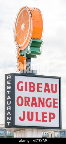 Il mitico Julep arancione un ristorante fast food a Montreal, Quebec, Canada Foto Stock