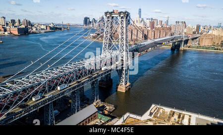 Il Williamsburg Bridge e Manhattan, New York City, NY, STATI UNITI D'AMERICA Foto Stock