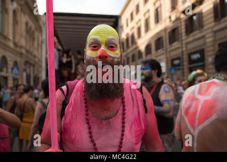 Da Palermo Pride, il grande orgoglio gay dell'area mediterranea. Artista Igor Scisi Palminteri recitazione. Foto Stock