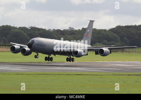 58-0085, un Boeing KC-135R Stratotanker azionato dalla forza aerea degli Stati Uniti, a Prestwick International Airport in Ayrshire, in Scozia. Foto Stock