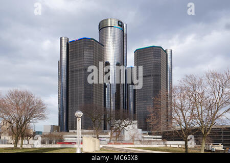 Detroit, Michigan/USA-Aprile 7th, 2018 : Renaissance Center, centro di Detroit visto dal Jefferson Avenue. Foto Stock