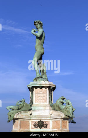 Il David di Michelangelo statua sulla Piazza Michelangelo, Firenze, Toscana, Italia Foto Stock