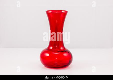 Vetro rosso vaso di fiori Foto Stock