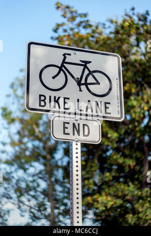 Bike lane end segno, Los Angeles Foto Stock