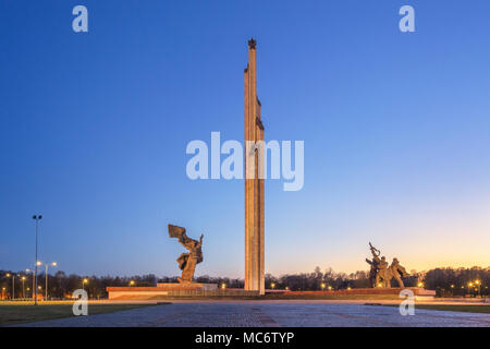 Vittoria memoriale dell'esercito sovietico al crepuscolo Foto Stock