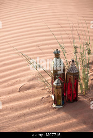 Il Ramadan lanterne in deserto Foto Stock