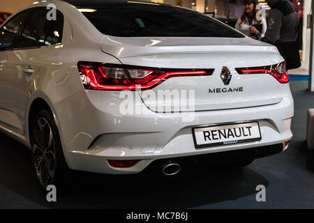 Zagabria, Croazia. Xii Apr, 2018. Zagreb Auto Show mostra dei più recenti modelli di auto industry, Renault Megane estremità posteriore Credito: Deyan Baric/Alamy Live News Foto Stock