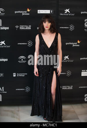 Malaga, Spagna. Xiii Apr, 2018. Attrice spagnola Vicky Luengo pone sul photocall all'interno del Teatro Cervantes durante la fase di apertura del xxi International Malaga Film Festival, in Malaga. Credito: Gesù Merida/SOPA Immagini/ZUMA filo/Alamy Live News Foto Stock