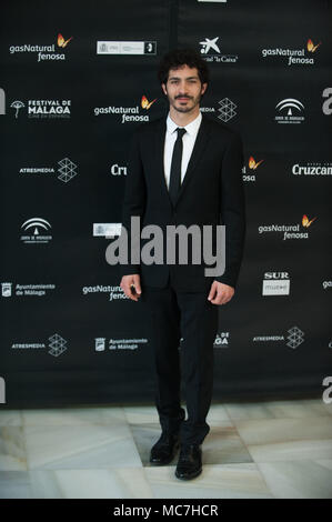 Malaga, Spagna. Xiii Apr, 2018. Attore argentino Chino Marin pone sul photocall all'interno del Teatro Cervantes durante la fase di apertura del xxi International Malaga Film Festival, in Malaga. Credito: Gesù Merida/SOPA Immagini/ZUMA filo/Alamy Live News Foto Stock