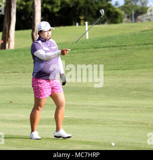 Aprile 13, 2018 - Shanshan Feng sul diciottesimo foro durante il terzo round del LPGA LOTTE campionato al Ko Olina Golf Club di Kapolei, HI - Michael Sullivan/CSM Foto Stock