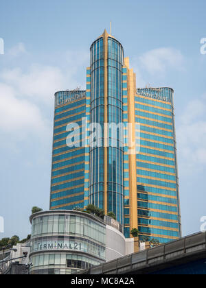 Il grande punto di centro edificio e morsetto 21 shopping centre in Sukhumvit Road di Bangkok in Thailandia Foto Stock