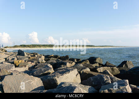 Diga in calcestruzzo a Klaipeda porto Molo gates Foto Stock