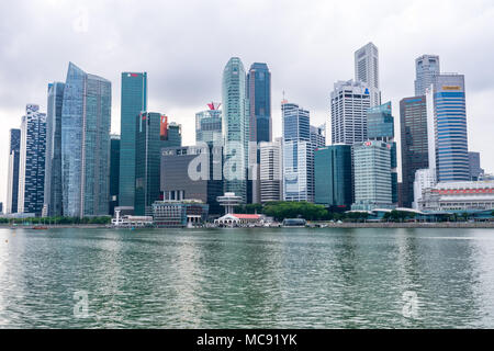 SINGAPORE - Giugno 10, 2017: il distretto centrale degli affari di Singapore, dove la maggior parte delle banche internazionali si trovano. Foto Stock