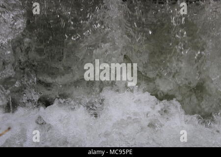 Weir a Sherborne station wagon, Gloucestershire Foto Stock