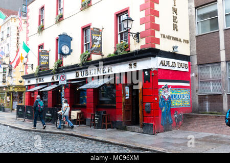 Aprile 12th, 2018, Dublino, Irlanda - Auld Dubliner nel quartiere di Temple Bar, situato sulla sponda sud del fiume Liffey Foto Stock