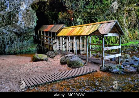 Ingresso alla Grotta Smoo Durness, Highlands scozzesi, REGNO UNITO Foto Stock