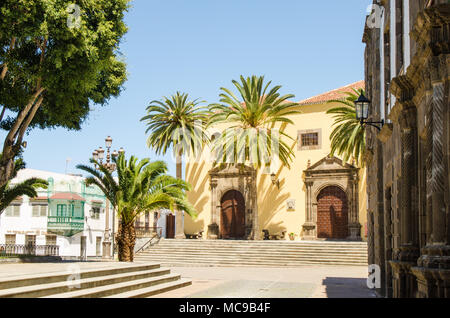 Piazza Principale a Garachico con il monastero di SanFrancisco, Tenerife, Isole canarie, Spagna Foto Stock