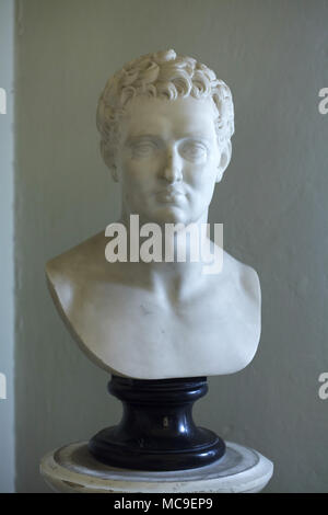 Busto in marmo di Paolo Demidoff (Pavel Demidov) da scultore italiano Giuseppe Girometti sul display nella Galleria di Arte Moderna (Galleria d'arte moderna) di Palazzo Pitti a Firenze, Toscana, Italia. Il conte Paolo Demidoff era una federazione industriale e collezionista d'arte della famiglia Demidov. Foto Stock