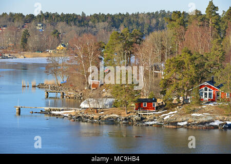 Arcipelago di Stoccolma isola, il più grande arcipelago in Svezia e la seconda è il più grande arcipelago nel Mar Baltico. Inizio della primavera paesaggio Foto Stock