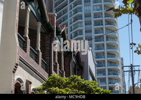 Tre Alfred St case terrazza in Milsons Point, Sydney costruito nel 1901 essi sono alcune delle ultime costruzioni originali nella zona. Foto Stock