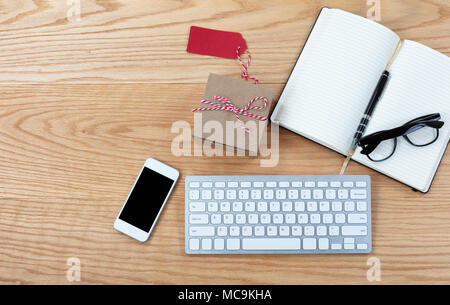 Lavorare per desktop con padri giorno confezione regalo Foto Stock