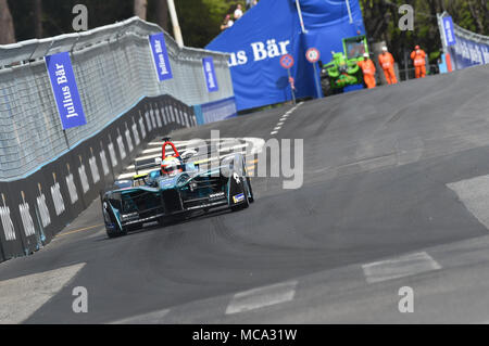 Roma Super Pole della prima ROMA E-premio nel quartiere Eur di Roma. Nella foto: Nelson Piquet Jr (Jaguar-Racing). 14/04/2018, Roma, Italia Foto Stock