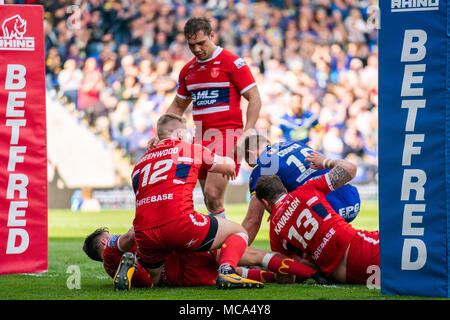 Warrington Lupi Mike Cooper punteggi i suoi lati provare prima il 14 aprile 2018 , la Halliwell Jones Stadium Mike Gregorio modo, Warrington, WA2 7NE, Inghilterra; Betfred Super League Rugby, Round 11, Warrington lupi v Hull Kingston Rovers Foto Stock