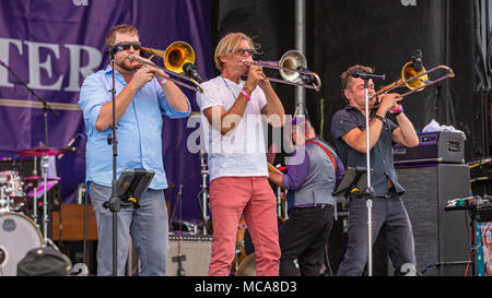 New Orleans, Stati Uniti d'America. Xiii Apr, 2018. 2018 French Quarter Festival di New Orleans, LA calci fuori il 12 aprile con oltre 20 stadi sparsi sul fiume a piedi e le strade del quartiere francese. Credito: Tom Pumphret/Alamy Live News Foto Stock