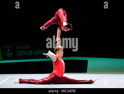 Anversa, Belgio. Xiv Apr, 2018. Michail Kraft e Tim Sebastian (GER) sono in concorrenza in uomini finale di gruppo durante la XXVI Campionato Mondiale di ginnastica acrobatica 2018 a Lotto Arena Sabato, 14 aprile 2018. Anversa, Belgio. Credito: Taka G Wu Credito: Taka Wu/Alamy Live News Foto Stock