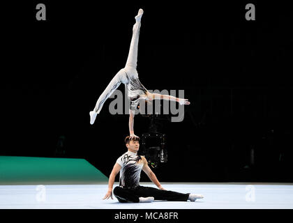 Anversa, Belgio. Xiv Apr, 2018. Lingzhi Xiang e Li un sono in concorrenza in uomini finale di gruppo durante la XXVI Campionato Mondiale di ginnastica acrobatica 2018 a Lotto Arena Sabato, 14 aprile 2018. Anversa, Belgio. Credito: Taka G Wu Credito: Taka Wu/Alamy Live News Foto Stock