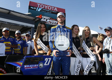 Long Beach, California, Stati Uniti d'America. Xiv Apr, 2018. Aprile 14, 2018 - Long Beach, California, Stati Uniti d'America: Alexander Rossi (27) conquista la pole award per la Toyota Grand Prix di Long Beach a strade di Long Beach a Long Beach, California. Credito: Justin R. Noe Asp Inc/ASP/ZUMA filo/Alamy Live News Foto Stock