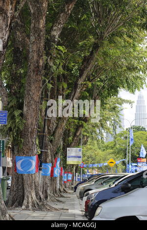 Malaysian elezioni generali 2018 campagne di Kuala Lumpur in Malesia. Partito di opposizione bandiere. Foto Stock