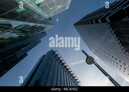 Una drammatica vista dell'edificio di airone e dintorni Foto Stock