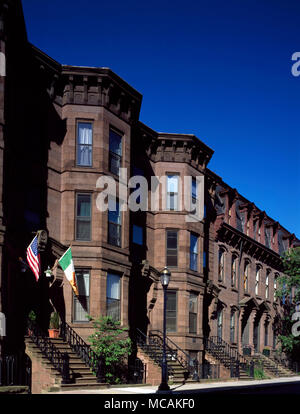 L'arenaria vittoriano case ? Considerato uno degli esempi meglio conservati del XIX secolo di progettazione urbana negli Stati Uniti ? Così come numerosi architettonicamente significativi edifici individuali e di importanti istituzioni culturali si trova a Boston's Back Bay Neighborhood. Foto Stock