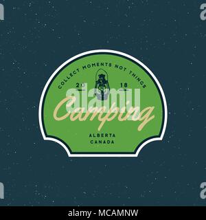 Deserto vintage logo. disegnati a mano in stile retrò outdoor adventure emblema. illustrazione vettoriale Illustrazione Vettoriale