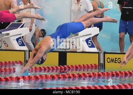 Bergen, Norvegia . Xv Apr, 2018. Bergen, Norvegia. Xv Apr, 2018. Sarah Sjöström della Svezia con 24.71 e miglior tempo in finale al più tardi oggi a 50m freestyle a Bergen nuotare Festival. La finale si terrà in tre round knockout cup. Credito: Kjell Eirik Irgens Henanger/Alamy Live News Credito: Kjell Eirik Irgens Henanger/Alamy Live News Foto Stock