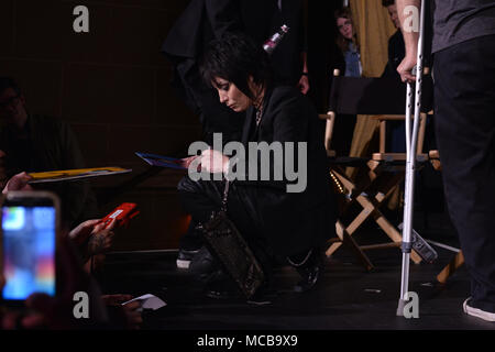 San Francisco, Stati Uniti d'America. Xv Apr, 2018. Joan Jett assiste il 'cattiva reputazione' proiezione al San Francisco Film Festival con un Q&A in Castro Theatre sabato 14, 2018. Credito: la foto di accesso/Alamy Live News Foto Stock