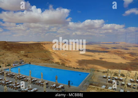 Vista da Beresheet al cratere di Ramon nel deserto del Negev, Israele Foto Stock