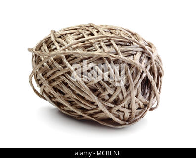 Matassa di filo di iuta isolati su sfondo bianco Foto Stock