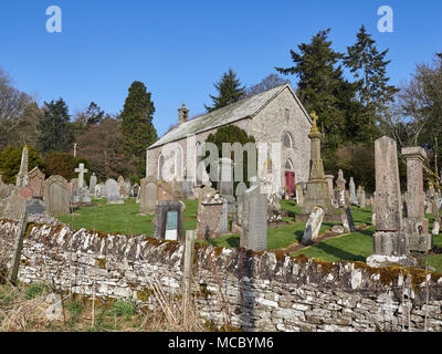 I giardini e il palazzo della vecchia Dunnichen Chiesa Parrocchiale vicino a Letham in Scozia Angus, aprire una luminosa Mattina di primavera. Foto Stock