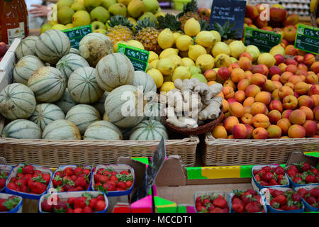 Prodotti freschi dal mercato del contadino Foto Stock