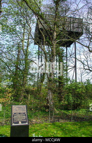 Glatton Air Base memorial. Royal Air Force Glatton in Cambridgeshire, Regno Unito, utilizzato dall'esercito degli Stati Uniti Air Force ottava Air Force bombardieri NELLA SECONDA GUERRA MONDIALE Foto Stock