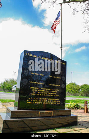 Glatton Air Base memorial. Royal Air Force Glatton in Cambridgeshire, Regno Unito, utilizzato dall'esercito degli Stati Uniti Air Force ottava Air Force bombardieri NELLA SECONDA GUERRA MONDIALE Foto Stock