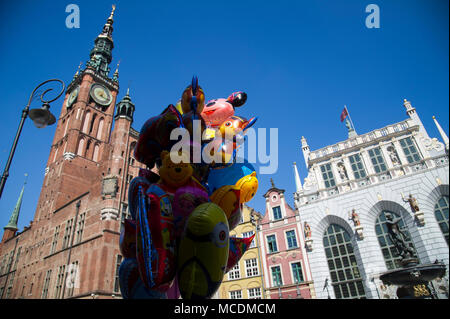 Gothic Ratusz Glownego Miasta (Gdansk Municipio principale), Olandese manieristici Dwor Artusa (Artus Court) e Dlugi Targ (Mercato Lungo) nella città principale nel centro storico Foto Stock