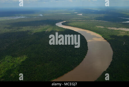 La vista del fiume Barito nel Borneo da sopra Foto Stock