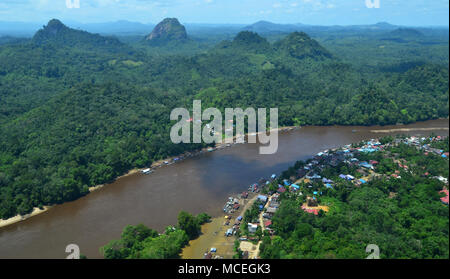 La vista del fiume Barito nel Borneo da sopra Foto Stock