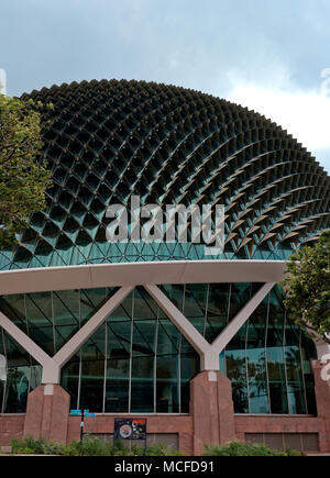 Il 'Durian' - le molte sfaccettature del tetto della Spianata Singapore Opera house sulla Marina Bay Foto Stock