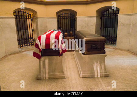 Vista lago cimitero Cleveland Ohio Foto Stock