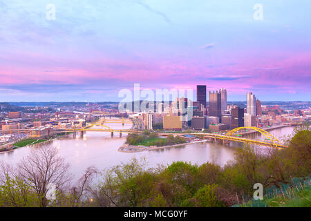 Vista panoramica di Pittsburgh e dei 3 fiumi di Pittsburgh, in Pennsylvania, STATI UNITI D'AMERICA Foto Stock